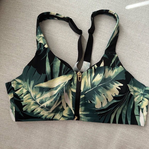 Victoria's Secret Black and Green Sports Bra - Picture 1 of 2